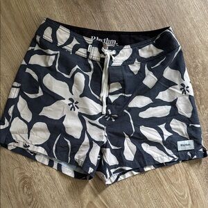 Rhythm. Women's vintage color Black and Cream Floral Bermudas surf shorts
